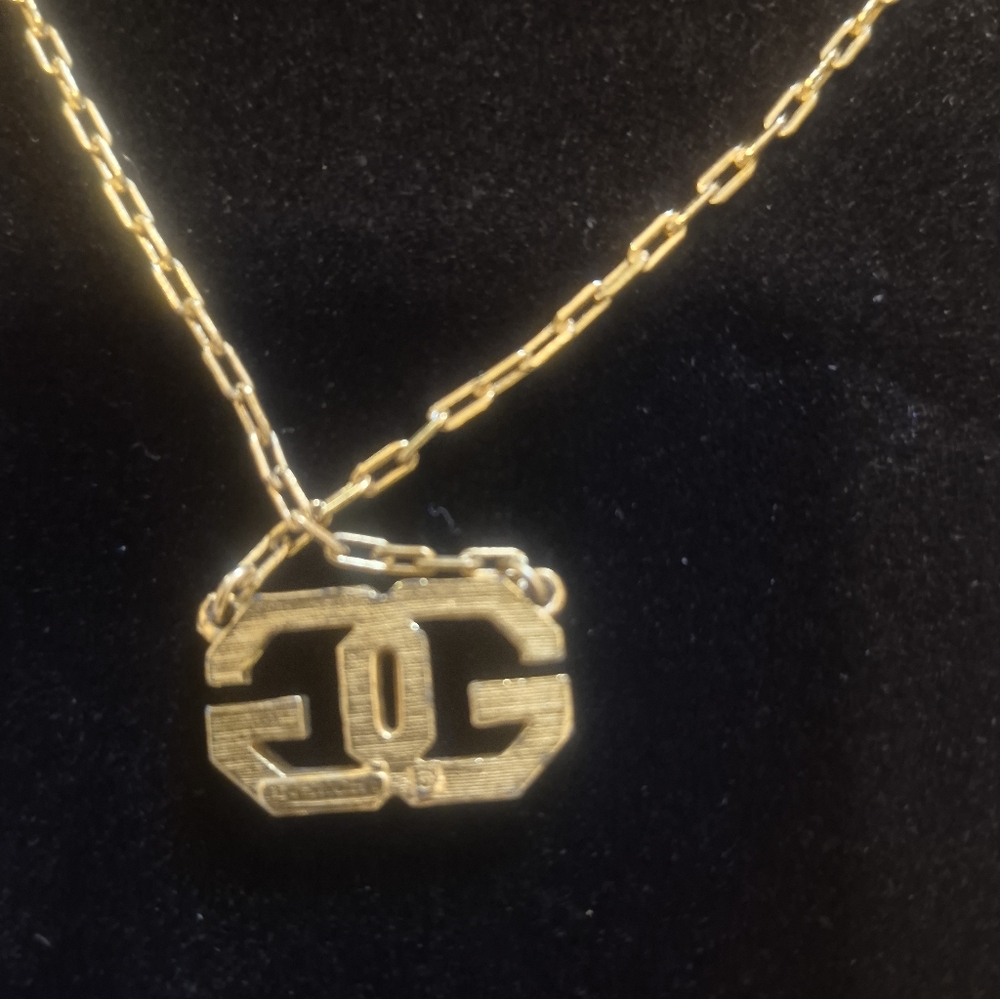EUC GIVENCHY NECKLACE - Picture 3 of 4